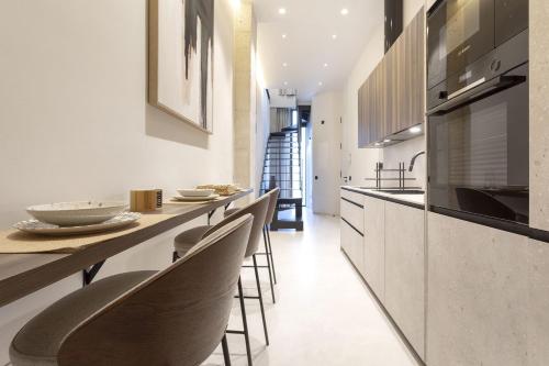 Magnificent Renovated Terrace Duplex 2hab 2bathroom City Centre