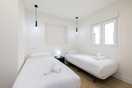 Renovated flat Terrace 2 bedrooms 2 bathrooms