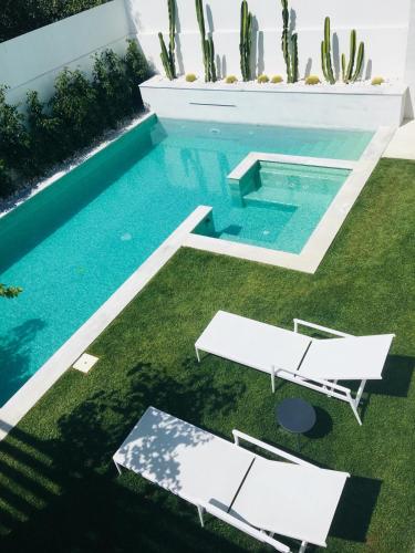 Algarve Beach House with Heated Pool and Jacuzzi