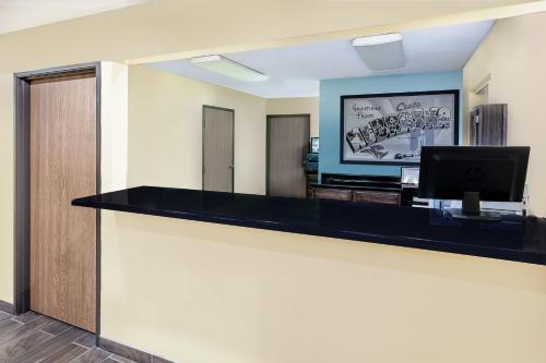 Super 8 by Wyndham Crete – Photos 2
