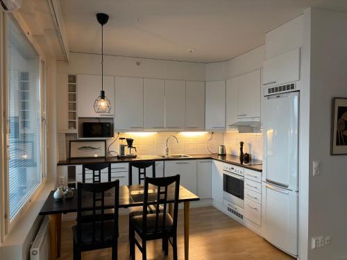 Køkken eller tekøkken på Kaksio Leppävaaran tornissa