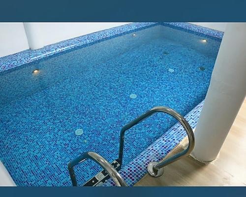 Bazén v ubytování Villa funk monk nebo v jeho okolí