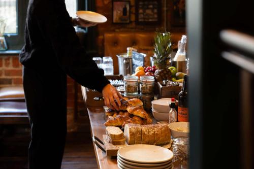 Jídlo v penzionu – hostince nebo okolí