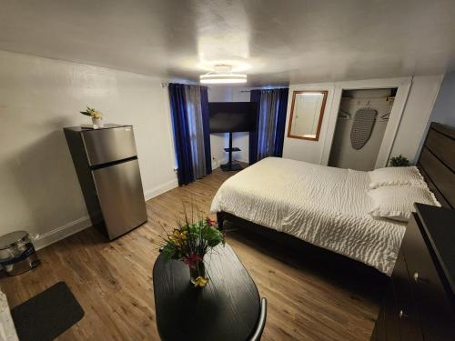 Postel nebo postele na pokoji v ubytování Private Room - Shared Bathroom