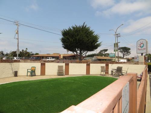 Фотография из галереи Pacific Inn Monterey в Монтерее