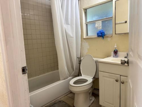 Et badeværelse på Tampa Downtown property