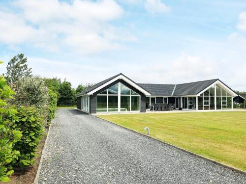 El edificio en el que está la casa vacacional