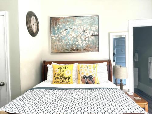 G3 central location museums FREE PARKINGにあるベッド