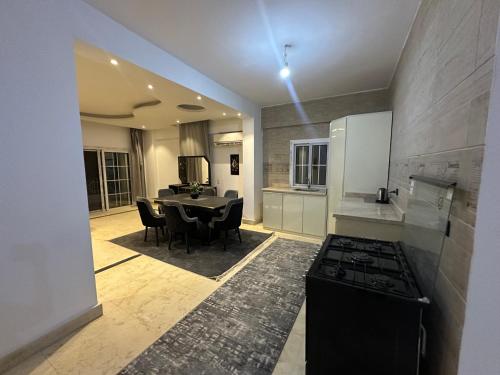 Η κουζίνα ή μικρή κουζίνα στο White Greece villa