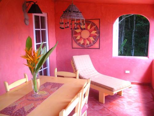 Un lugar para sentarse en Hotel - Residencial Madrugada