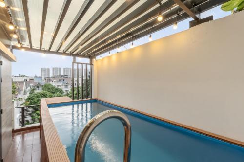 Swimmingpoolen hos eller tæt på Luxe Verde Villa 7 bedrooms