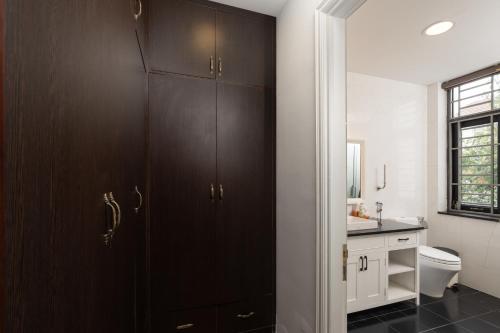 Et badeværelse på Luxe Verde Villa 7 bedrooms