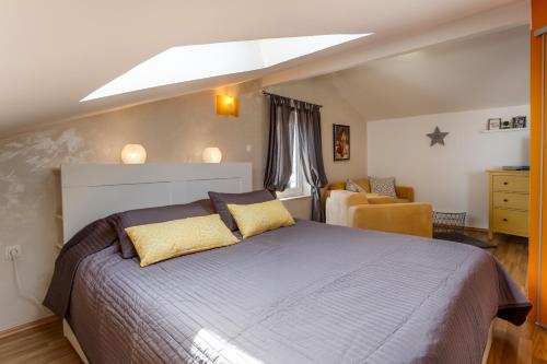 Apartments with parking space Losinj, Losinj - 2505