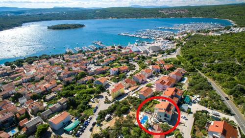 Family-friendly apartments with swimming pool Punat, Krk - 5345