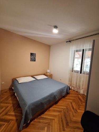 Apartments with parking space Losinj, Losinj - 7978