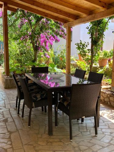 Apartments with parking space Losinj, Losinj - 7978
