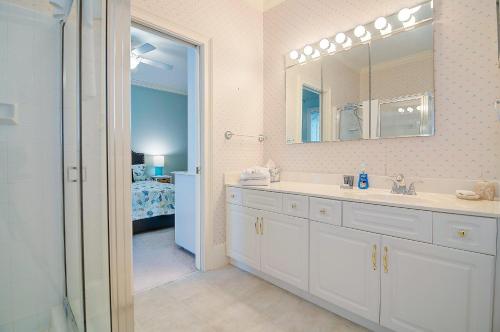 Phòng tắm tại HO2875: 2875 Hidden Oak Drive