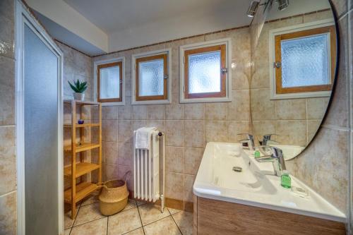 Ένα μπάνιο στο Appart 3 chambres 8 places et garage