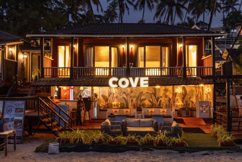 Tòa nhà nơi resort tọa lạc