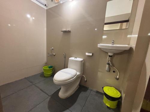 Koupelna v ubytování Oxxon Airport Hotel