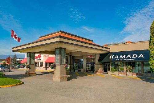 a store front of a shopping center at Ramada by Wyndham Kelowna Hotel & Conference Center in Kelowna