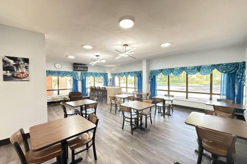 Restaurace v ubytování Baymont by Wyndham Tallahassee