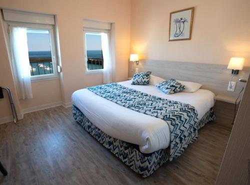 Hotel De La Mer