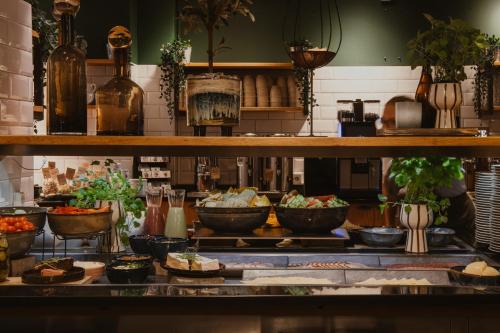 Jídlo v hotelu nebo okolí