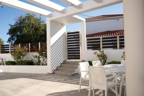 Balkón nebo terasa v ubytování Villa Evanthia