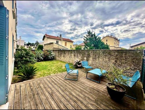 Art de Recevoir - Douce Escapade à Lyon 8 - Appartement Lumineux avec Terrasse & Climatisation