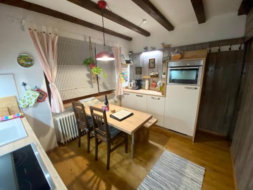 Η κουζίνα ή μικρή κουζίνα στο Ferienhaus Robin