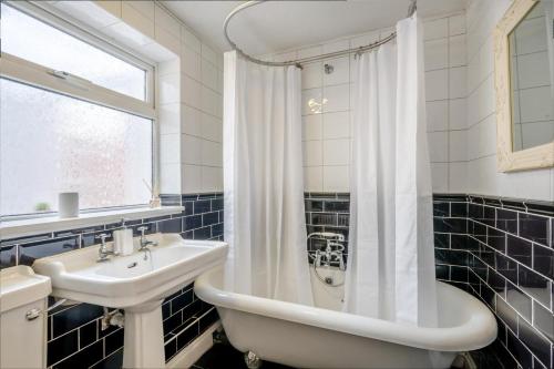 Koupelna v ubytování 2 Bed in Beccles oc-d33611