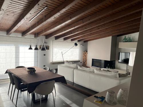 TV a/nebo společenská místnost v ubytování Imbriani103