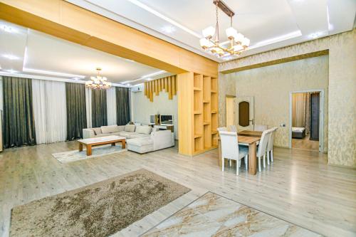 MOXY Home tesisinde bir oturma alanı