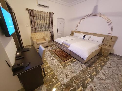 Postel nebo postele na pokoji v ubytování Comfort Suites