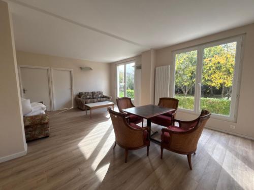 Posezení v ubytování Le Hameau Arribas