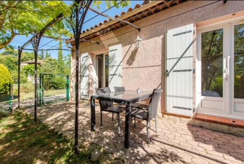 logement indépendant avec jardinet