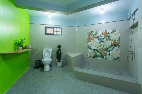 Koupelna v ubytování Yahweh's Spring Retreat and Resort