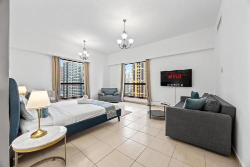 Prime Spacious 5 Plus 1 BR Apt On JBR Beach near Metro ,Walk to The Mall, Dining & Entertainment - By Sunkissed Holiday Homes