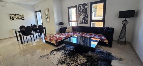 Μια τηλεόραση ή/και κέντρο ψυχαγωγίας στο Le luxe MENZAH5