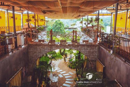 Restaurace v ubytování Thien Phu Homestay and Coffee - Mang Den