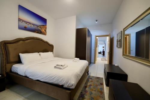 Lova arba lovos apgyvendinimo įstaigoje Sliema 2bed with Backyard