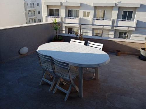 Μπαλκόνι ή βεράντα στο Cozy penthouse