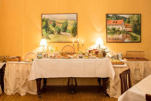 Mad på hotellet eller i nærheden