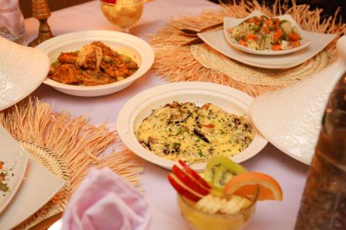 Essen in der Zelt-Lodge oder in der Nähe