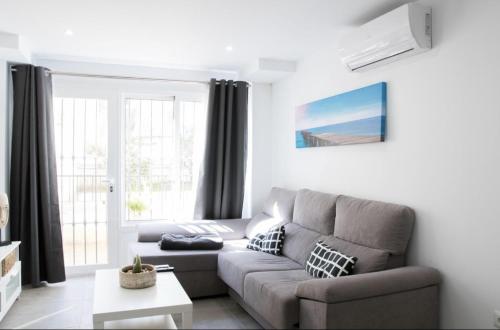 Málaga SEA Apartment Piscina - by N&N LUXE PROPERTIES