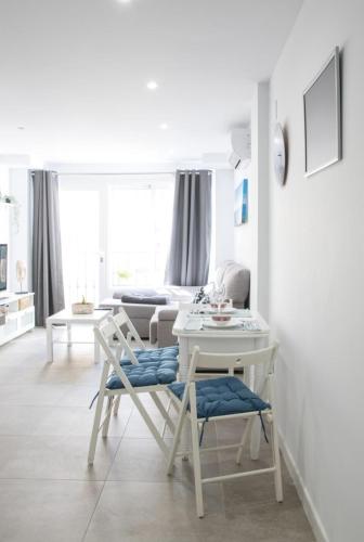 Málaga SEA Apartment Piscina - by N&N LUXE PROPERTIES