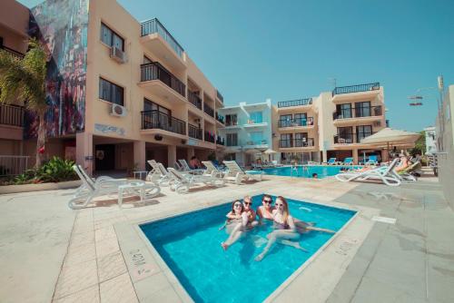 Πισίνα στο ή κοντά στο A.Maos Hotel Apartments 