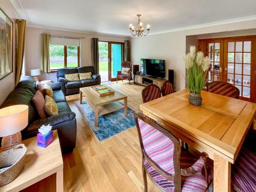 Μια τηλεόραση ή/και κέντρο ψυχαγωγίας στο Foxglove Cottage 1 - Uk50019