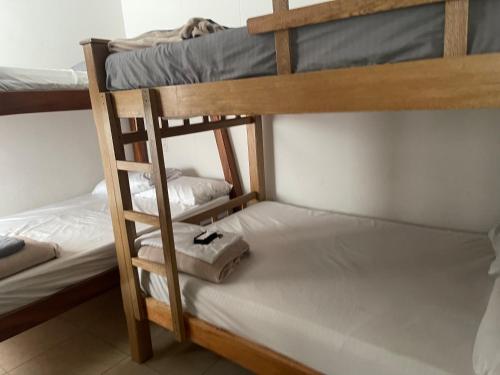 Ένα ή περισσότερα κρεβάτια σε δωμάτιο στο Apartasol santafe live